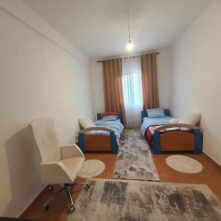ティラナ Spacious House With A Big Garden And Fire Pitヴィラ エクステリア 写真