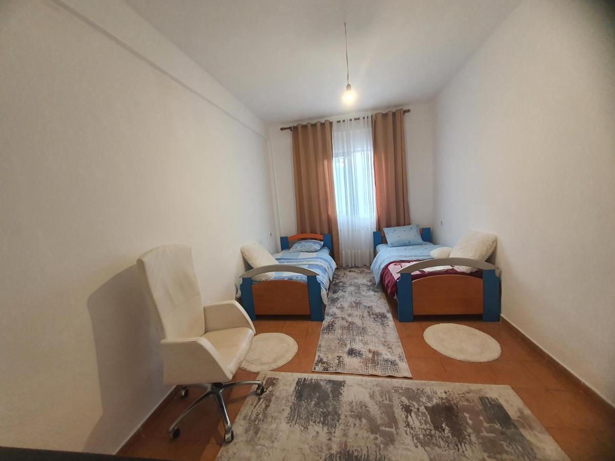 ティラナ Spacious House With A Big Garden And Fire Pitヴィラ エクステリア 写真