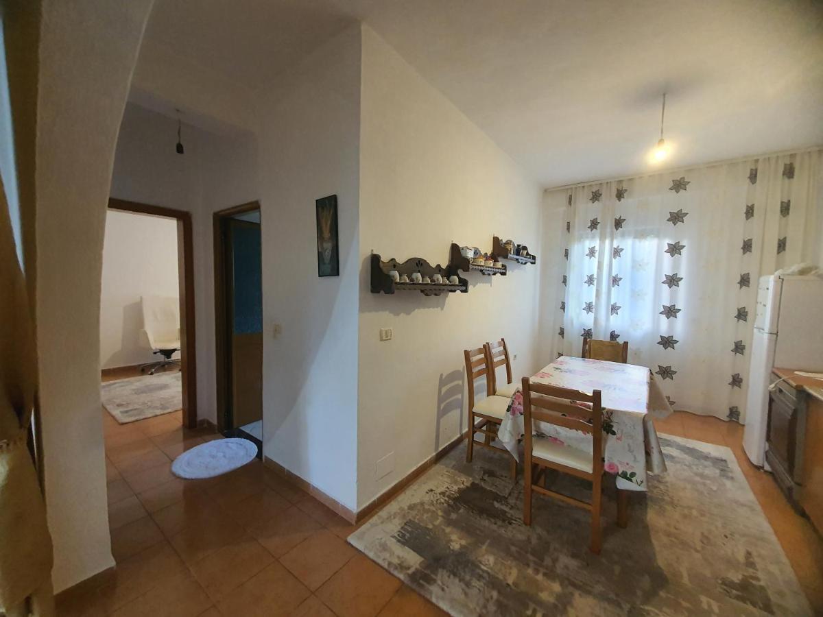 ティラナ Spacious House With A Big Garden And Fire Pitヴィラ エクステリア 写真